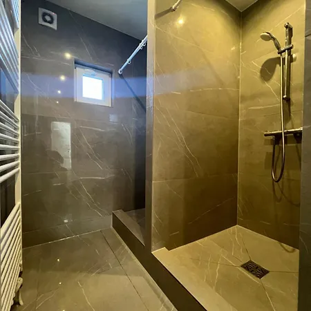 Mieterlux Frankfurt Guest house *