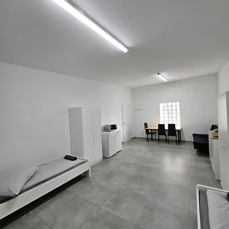 ゲストハウス Mieterlux Frankfurt